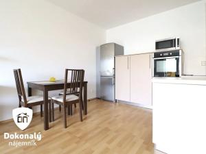 Pronájem bytu 3+kk, Praha - Kyje, Sicherova, 80 m2