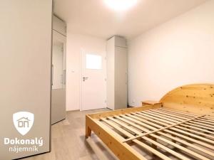 Pronájem bytu 2+kk, Kladno, Helsinská, 48 m2