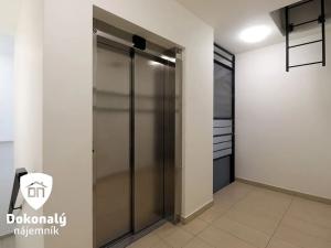 Pronájem bytu 1+kk, Praha - Letňany, Škrábkových, 34 m2