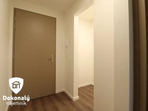 Pronájem bytu 2+kk, Praha - Žižkov, V domově, 48 m2