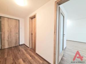 Pronájem bytu 2+kk, Praha - Vysočany, Kolbenova, 60 m2