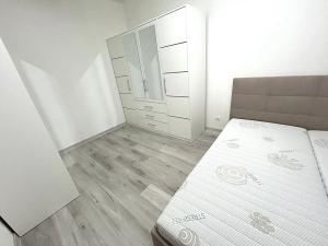 Pronájem bytu 2+kk, Praha - Strašnice, Nad olšinami, 50 m2