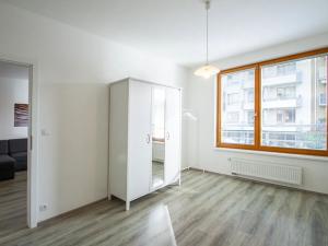 Pronájem bytu 2+kk, Praha - Vysočany, Modrého, 57 m2