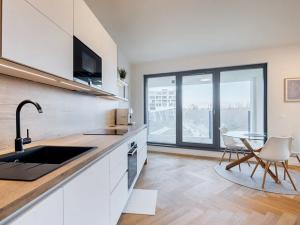 Pronájem bytu 2+kk, Praha - Karlín, Za Karlínským přístavem, 60 m2