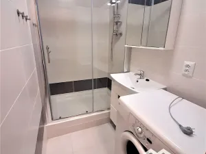 Pronájem bytu 2+kk, Praha - Kobylisy, Šiškova, 47 m2