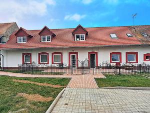 Pronájem bytu 1+kk, Peruc - Černochov, 34 m2