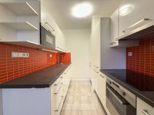 Pronájem bytu 2+kk, Praha - Bohnice, Zelenohorská, 42 m2