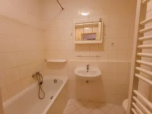 Pronájem bytu 2+kk, Praha - Troja, Hnězdenská, 43 m2