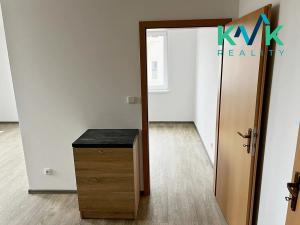 Pronájem bytu 2+kk, Hroznětín, ČSA, 40 m2