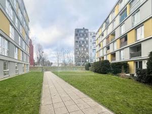 Pronájem bytu 2+kk, Praha - Prosek, Zubrnická, 49 m2