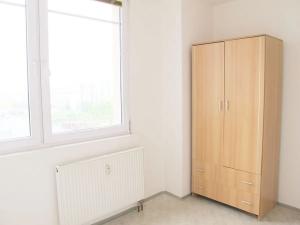 Pronájem bytu 2+kk, Praha - Troja, Olštýnská, 37 m2