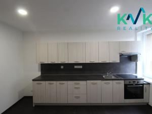 Prodej bytu 3+1, Karlovy Vary, U Trati, 83 m2