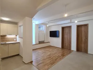 Pronájem bytu 3+kk, Praha - Vršovice, Karpatská, 55 m2