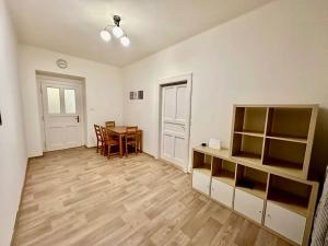 Pronájem bytu 2+kk, Praha - Libeň, Vosmíkových, 50 m2