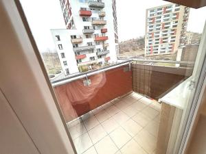 Pronájem bytu 1+kk, Praha - Horní Měcholupy, Modenská, 37 m2