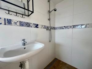 Pronájem bytu 1+kk, Praha - Vinoř, Lohenická, 30 m2