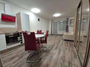 Pronájem bytu 1+kk, Praha - Strašnice, Zvěřinova, 48 m2