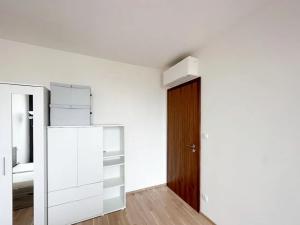 Pronájem bytu 2+kk, Praha - Smíchov, Šiklové, 65 m2