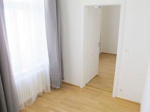 Pronájem bytu 2+kk, Praha - Vinohrady, Rybalkova, 40 m2