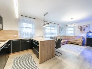 Pronájem bytu 2+kk, Praha - Hloubětín, Saarinenova, 61 m2