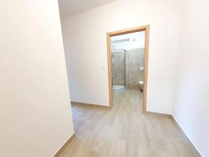 Pronájem bytu 1+kk, Praha - Slivenec, Ke Smíchovu, 31 m2