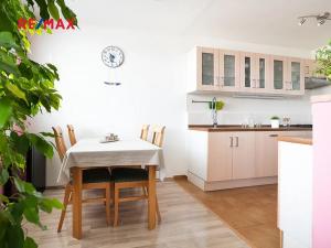 Prodej bytu 4+kk, Praha - Řepy, Nevanova, 88 m2