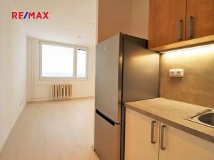 Pronájem bytu 1+kk, Praha - Černý Most, Doležalova, 34 m2