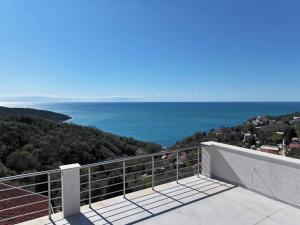Prodej bytu 2+kk, Kruče, Černá Hora, 89 m2