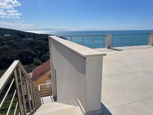 Prodej bytu 2+kk, Kruče, Černá Hora, 89 m2