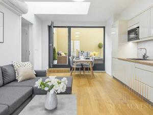Pronájem bytu 2+kk, Praha - Kbely, Plzákova, 60 m2