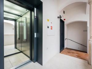 Pronájem bytu 2+1, Praha - Malá Strana, Vlašská, 87 m2