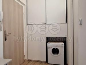 Pronájem bytu 1+kk, Hradec Králové - Slezské Předměstí, Severní, 36 m2