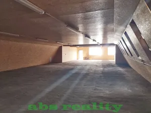 Pronájem skladu, Straky, 850 m2