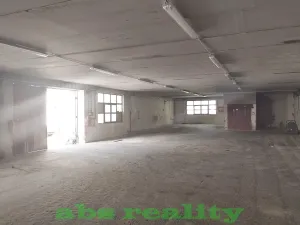 Pronájem skladu, Straky, 850 m2