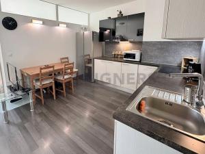Pronájem bytu 2+kk, Praha - Holešovice, Ortenovo náměstí, 53 m2