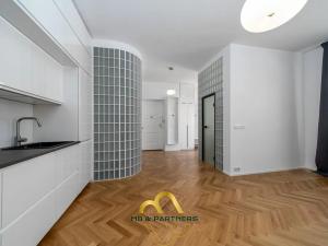 Pronájem bytu 2+kk, Praha - Dejvice, Buzulucká, 51 m2