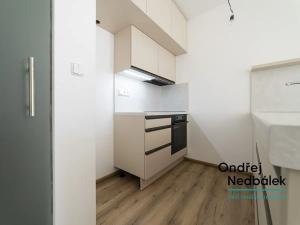 Prodej bytu 1+kk, Zlín, Kvítková, 33 m2