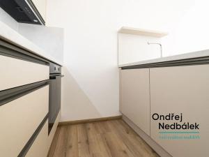 Prodej bytu 1+kk, Zlín, Kvítková, 33 m2
