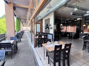 Pronájem restaurace, Zlín, Dukelská, 848 m2