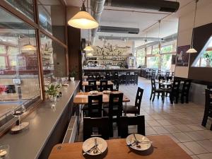 Pronájem restaurace, Zlín, Dukelská, 848 m2