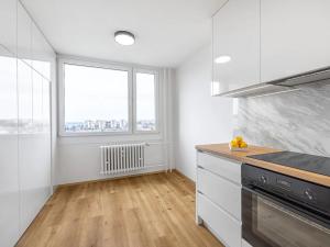 Prodej bytu 3+kk, Praha - Kobylisy, Frýdlantská, 70 m2