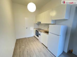 Pronájem bytu 1+1, Praha - Smíchov, Drtinova, 38 m2