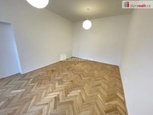 Pronájem bytu 1+1, Praha - Smíchov, Drtinova, 38 m2