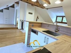 Pronájem bytu 2+kk, Praha - Smíchov, Na Konvářce, 55 m2