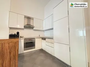 Prodej bytu 3+kk, Novalja, Chorvatsko, 63 m2