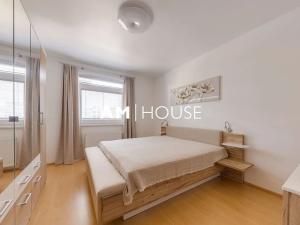 Pronájem bytu 2+kk, Praha - Stodůlky, Petržílkova, 57 m2