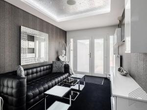 Prodej obchodního prostoru, Zeleneč, Jitrocelová, 150 m2
