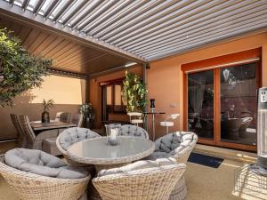 Prodej obchodního prostoru, Zeleneč, Jitrocelová, 150 m2