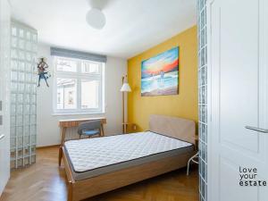 Pronájem bytu 2+kk, Praha - Holešovice, U smaltovny, 50 m2