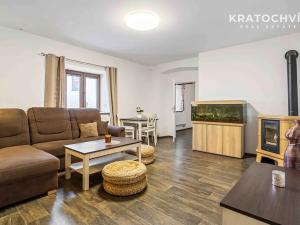 Prodej obchodního prostoru, Odolena Voda, Květnová, 220 m2